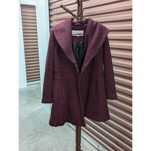 Jessica Simpson Size Medium Oversized Collar Peacoat Raised Pattern Burgundy